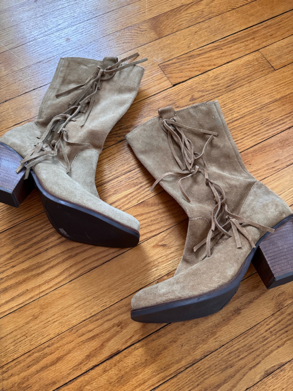 Matisse tan fringe suede boots